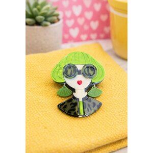 New Retro 3D Acrylic Brooch Pin Women Figure Brooches Dress Fashion Accessory